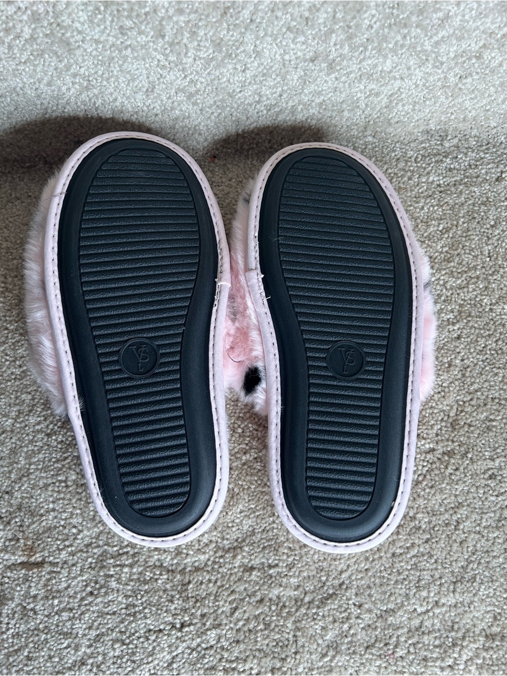 Victoria’s Secret Pink and Black Faux Fur closed toe Slippers sz large (9/10) - Picture 3 of 4